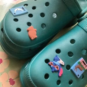 Platform - Crocs - TEAL - LIKE NEW - CUTE - UNIQUE - FUN - SHOES - CHARMS